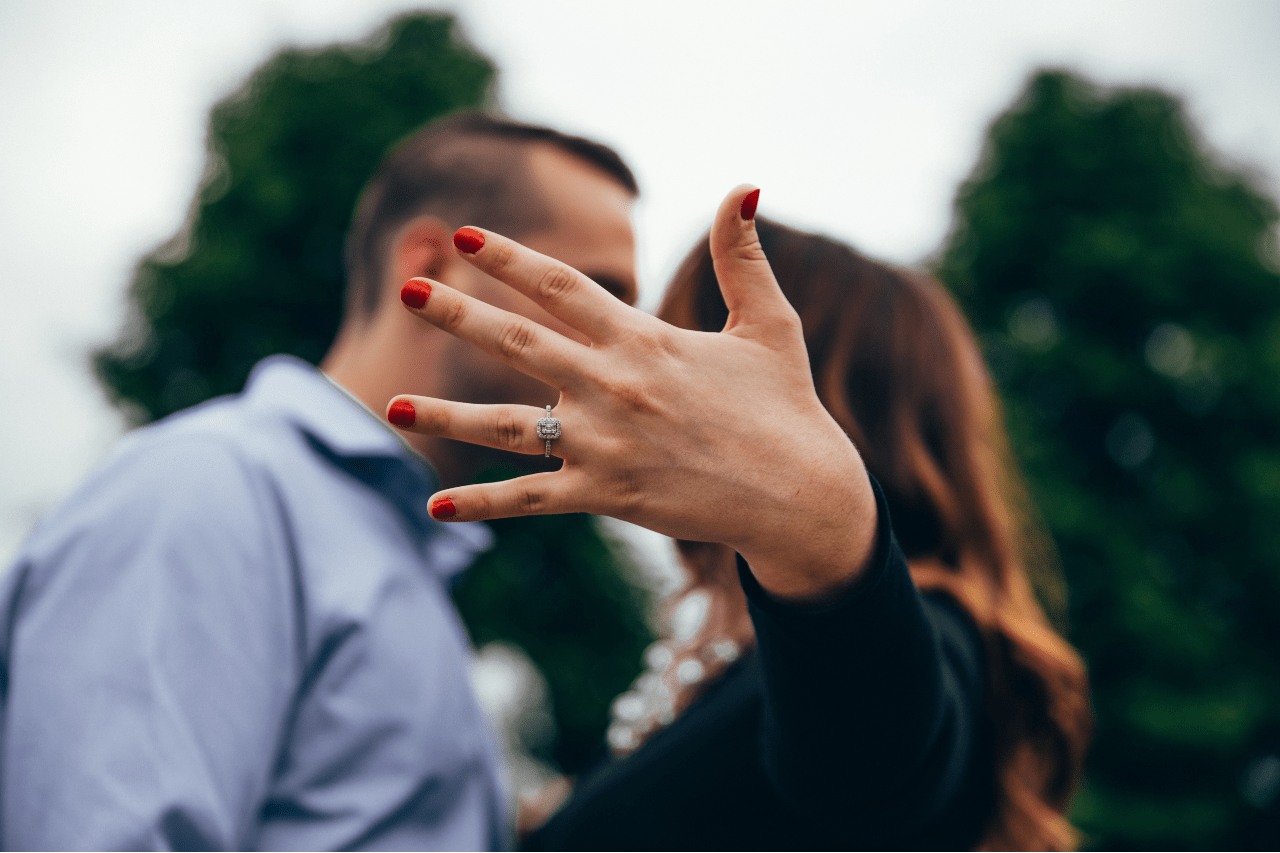 WHEN TO UPGRADE YOUR ENGAGEMENT RING